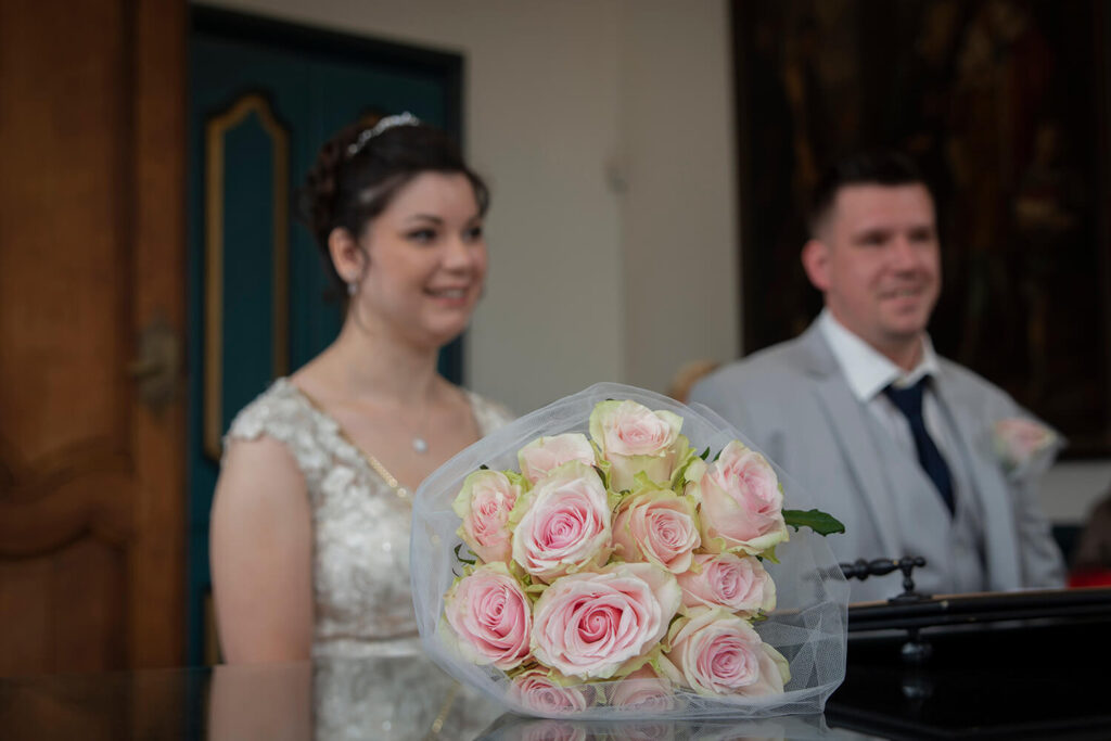 Bruidsboeket van rozen, huwelijk in Lier