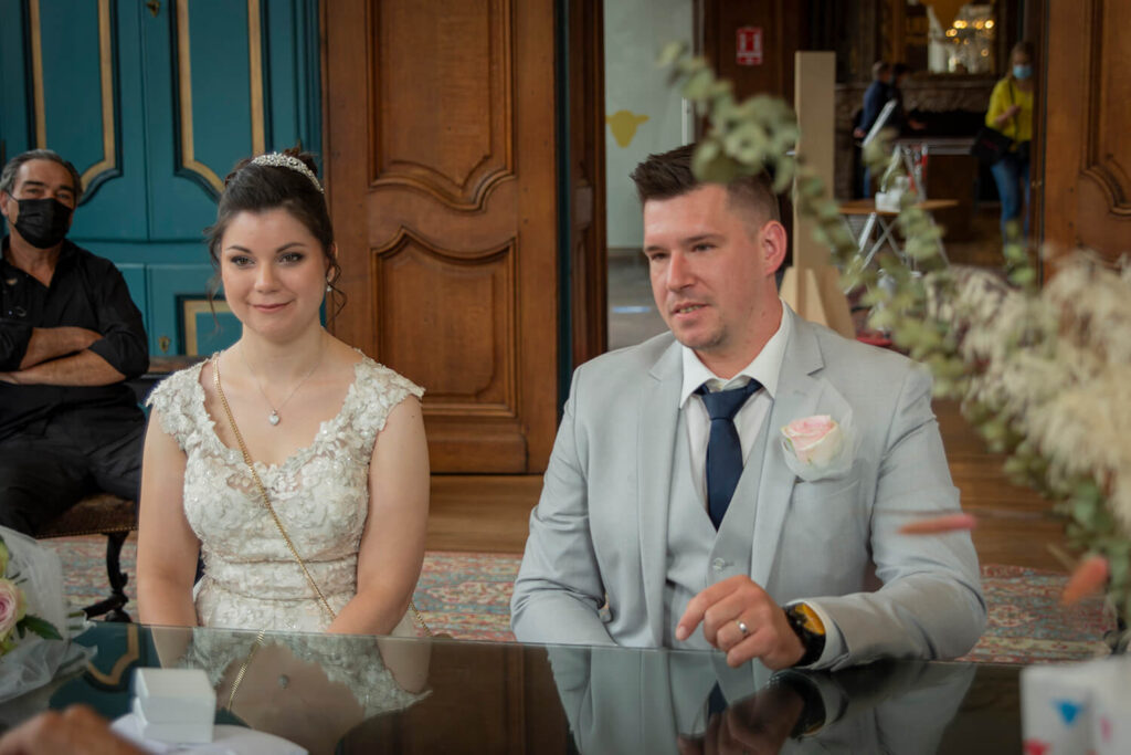 Bruid en bruid tijdens het huwelijk in Lier